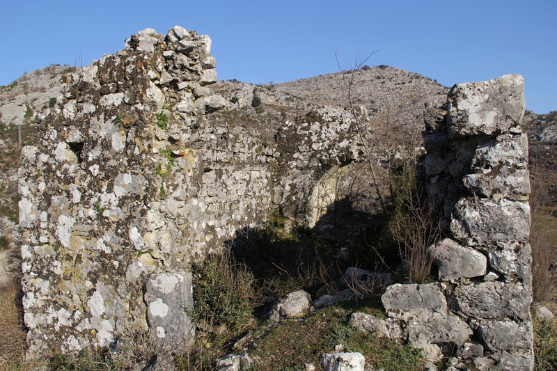 ruiny khrama v Chernogorii