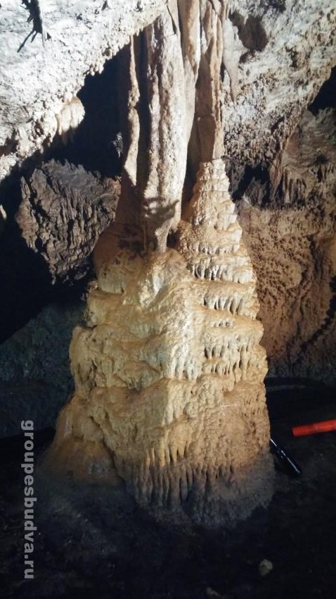 Сталактиты в Липской пещере